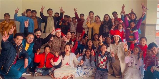 बॉस ने अपनी पहल उड़ान के माध्यम से ईडबल्यूएस बच्चों के साथ क्रिसमिस मनाई