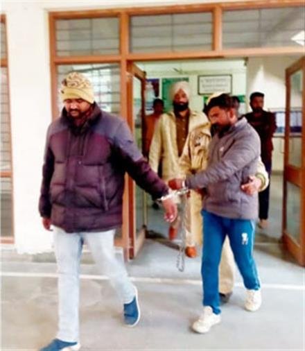 न्यायधीश व वकील बनकर ठग्गी मारने वाले गिरोह का सदस्य राजू काबू