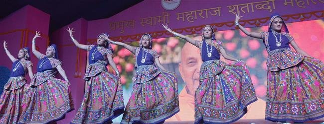 PRAMUKH SWAMI MAHARAJ’S VISION ON WOMEN EMPOWERMENT APPLAUDED
