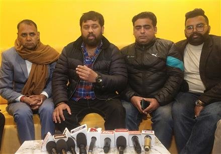 LIVE CONCERT BY RESHAM ANMOL, HARSH PANDHIR, VICKY DHALIWAL HELD AT THE SKY YARD CAFÉ LAUNCH