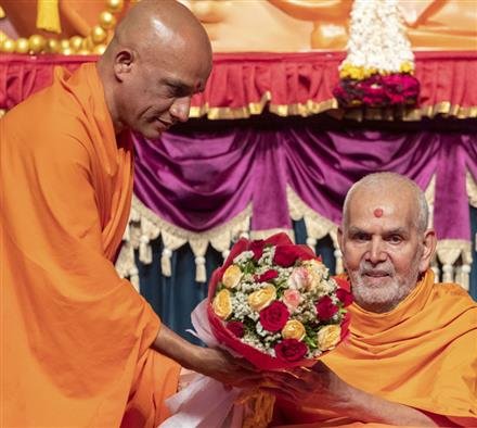 BAPS IMPARTS MORALS AND SPIRITUALITY TO COUNTLESS PEOPLE: JAGADGURU