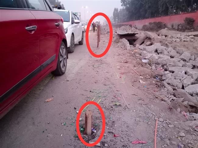 बलटाना ओवर पास निर्माण में बरती जा रही लापरवाही से हो सकता है बड़ा हादसा