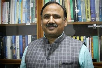नियमों और विद्यालयों का असर प्रदेश के लाखों विद्यार्थियों पर नहीं पड़ना चाहिए : कुलभुषण शर्मा