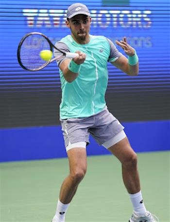 BONZI CLINCHES THRILLER AGAINST VAN DE ZANDSCHULP TO ENTER FINAL