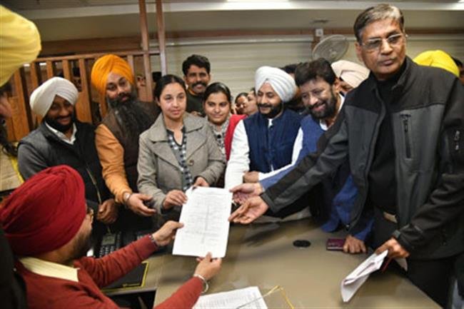 आम आदमी पार्टी ने भरे मेयर सीनियर डिप्टी मेयर डिप्टी मेयर के नामांकन