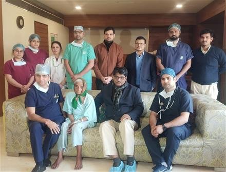 FORTIS ESCORTS, OKHLA, NEW DELHI CONDUCTS WORLDS SHORTEST HIP BALL REPLACEMENT SURGERY IN 15 MINUTES 35 SECONDS