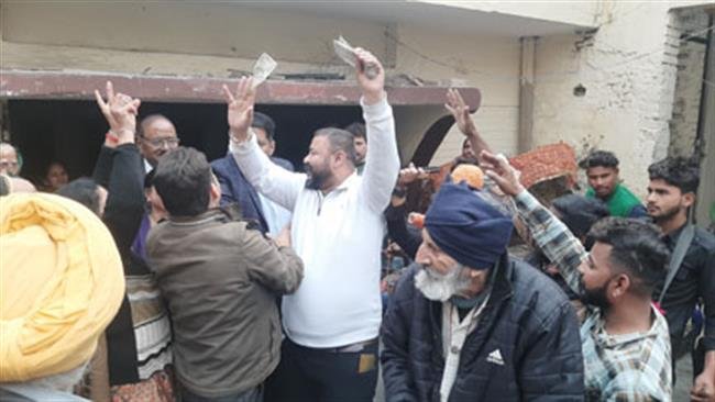 डेराबस्सी के गांव त्रिवेदी कैंप निवासी ने जीती पांच करोड़ रुपये की लॉटरी