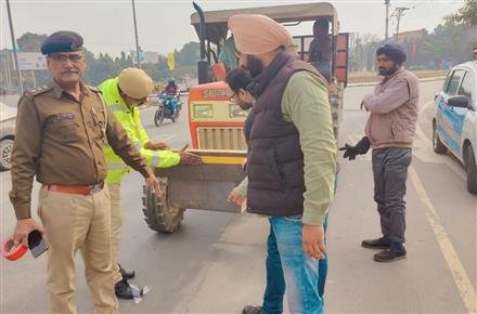 PANCHKULA TRAFFIC AND  ROAD SAFETY ORGANIZATION  LAUNCHED  AWARENESS DRIVE