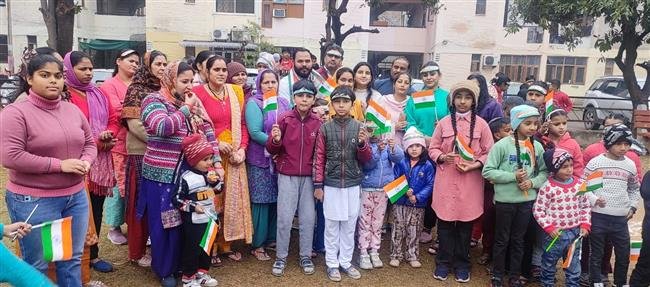 बच्चों ने पार्षद के साथ मनाया गणतंत्र दिवस