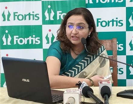 एचपीवी टीकाकरण और नियमित जांच से सर्वाइकल कैंसर को रोकने में मदद मिल सकती है: डॉ श्वेता तहलान