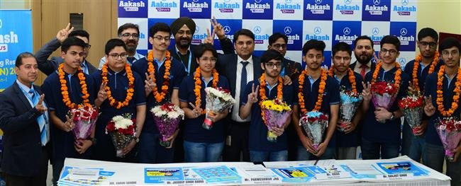 AAKASH BYJU’S STUDENT KAMYAK CHANNA FROM CHANDIGARH TOPS TRICITY IN THE FIRST SESSION OF JEE MAINS 2023