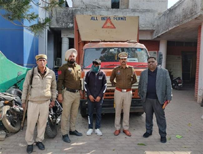 500 पेटी शराब सहित एक व्यक्ति गिरफ्तार