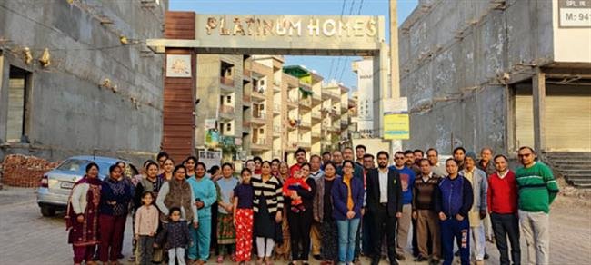 प्लेटिनम होम्स निवासी सोसाइटी को बदनाम करने वालों के खिलाफ हुए एकजुट, थाने में शिकायत दर्जकरवाई