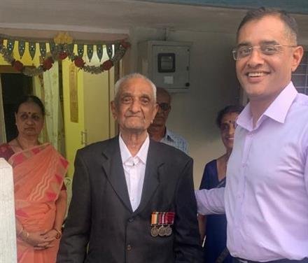 COL ROHIT DAGAR MEETS 101 YEAR-OLD EX SERVICEMAN