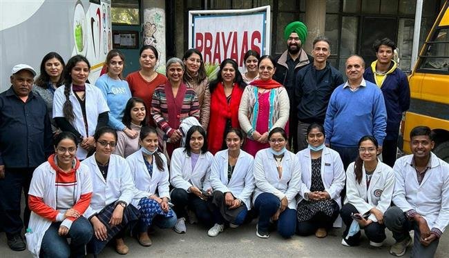 इंडियन डेंटल एसोसिएशन ने एन ए कल्चरल सोसायटी के साथ मिलकर प्रयास के स्पेशल बच्चों का डेंटल कैंप लगाकर वैलेंटाइन डे मनाया