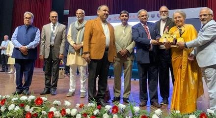 EDUCATIONISTS RESOLVE TO MAKE INDIA A WORLD LEADER BY BLOWING CONCH SHELLS