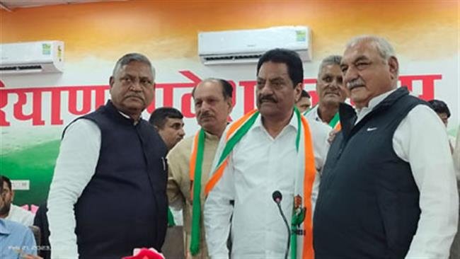 सिरसा की राजनीति में आया नया मोड़, एचएसएससी के पूर्व चेयरमैन चावला ने कांग्रेस से मिलाया हाथ