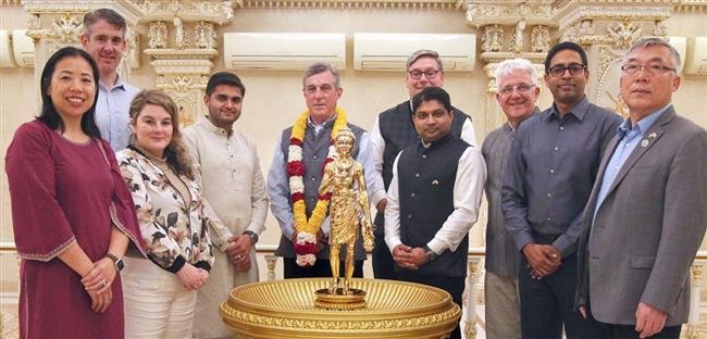 DELAWARE GOVERNOR VISITS SWAMINARAYAN AKSHARDHAM DELHI