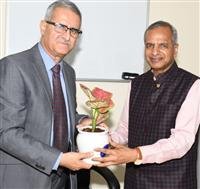 DHESI VISITED MET CITY