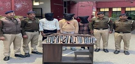 CHANDIGARH POLICE NABBED DRUG ADDICTS STEELING  COPER WIRES FROM DOMINO’S PIZZA