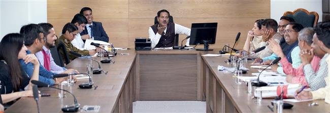 ADVISER REVIEWS STATUS OF EXISTING CYCLE TRACKS AND NEWLY PROPOSED GREEN CORRIDORS