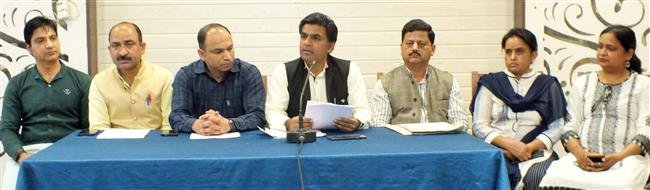 राजबाला-मेधावी विवाद मामले में शिक्षक व कर्मचारी संगठन सामने आए, प्रिंसीपल व अध्यापक के बीच संबंधों के मद्देनजर जांच की जाए: टीचर्स यूनियन