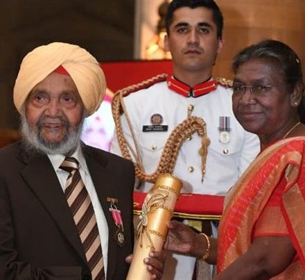 PRESIDENT CONFERS PADAM SHRI AWARD UPON NOTED SIKH SCHOLAR DR. RATTAN SINGH JAGGI