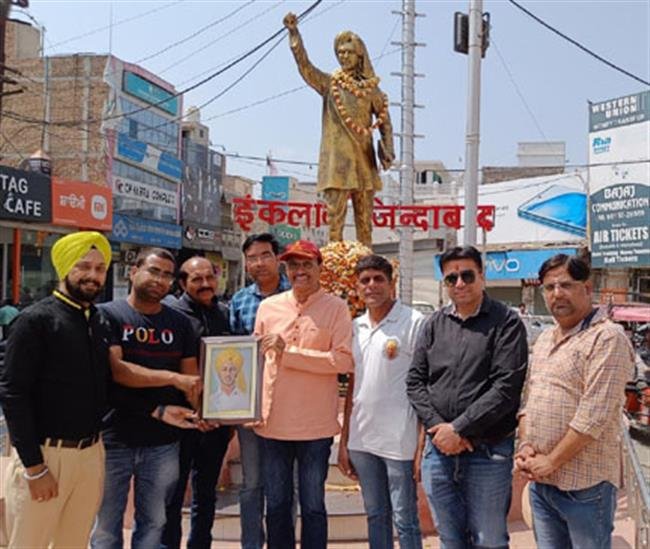शहीद भगत सिंह एसोसिएशन ने किया शहीदों को याद