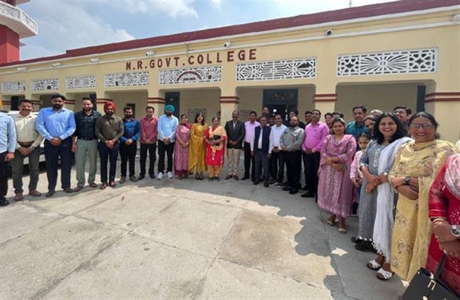 सुनहरी यादों से भरा पूर्व छात्र मिलन— वसल-ए-महफिल का आयोजन