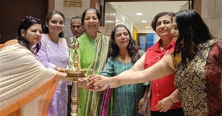 WZCC'S ART EXHIBITION ATTRACT 2000 ART LOVERS