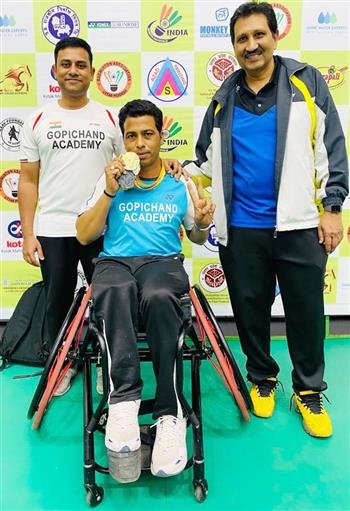 SANJEEV WINS 3 MEDALS IN NATIONAL PARA BADMINTON