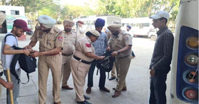 पंजाब पुलिस द्वारा राज्यभर में बस अड्डों पर विशेष चैकिंग
