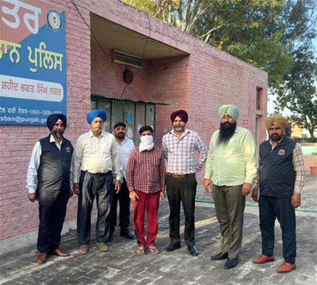 सहकारी सभा में करोड़ों रुपए के गबन का भगौड़ा दोषी काबू