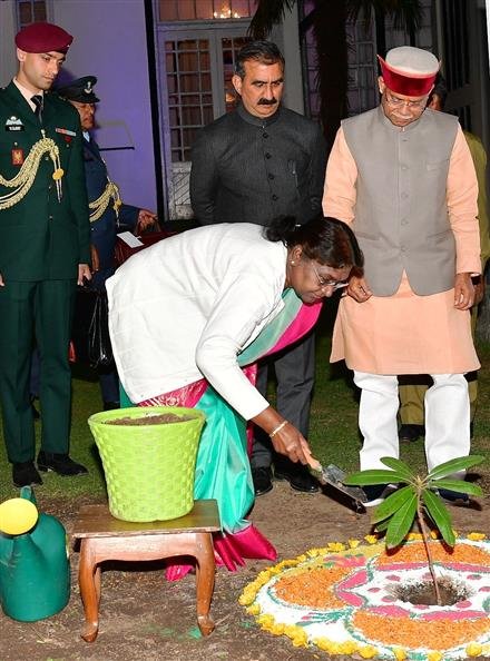 राजभवन में राष्ट्रपति के सम्मान में नागरिक अभिनंदन समारोह आयोजित