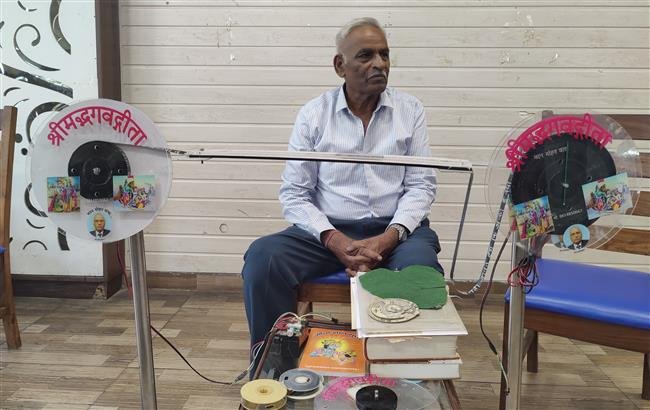 WORLD'S LONGEST SRI MADBHAGWAD GEEA PLACED IN ISCON TEMPLE, DELHI