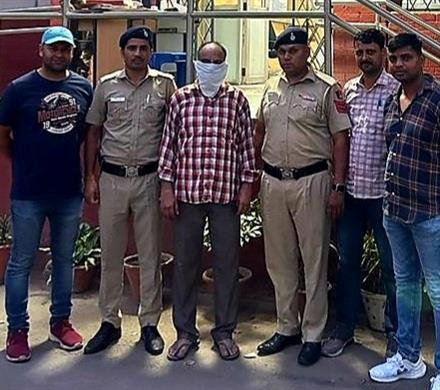 CHANDIGARH POLICE NABED SNATCHER  FROM MOHALI WITHIN 12 HOURS OF INCIDENT