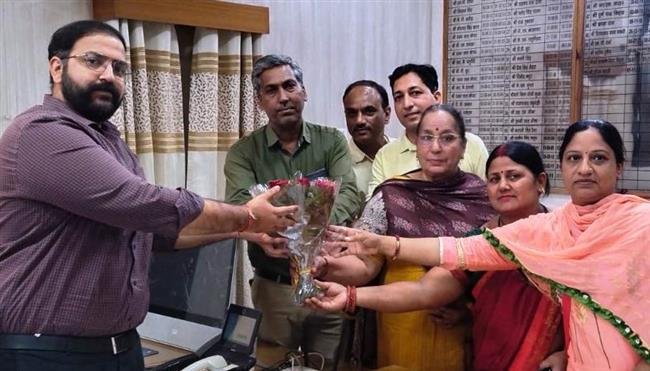 DC’S PHONE CALL PLAYS MAGIC FOR ASHA ASSOCIATES