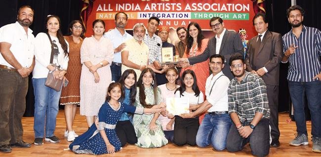 HINDI PLAY 'GHAR GUM HAI' WINS THIRD PRIZE IN SHIMLA FESTIVAL