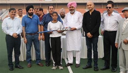 HOCKEY PLAYERS FELICITATED ON OLYMPIC DAY