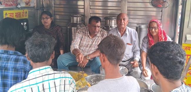 इंडस्ट्रियल एरिया-1 पंचकूला में भंडारा लगाया