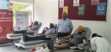 ROTARY CLUB, CHANDIGARH HOLDS BLOOD DONATION CAMP