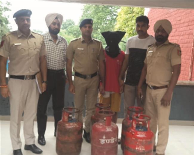 CHANDIGARH POLICE SOLVED CASE WITHIN 24 HOURS OF COMMITTING CRIME