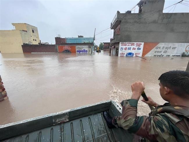 GOOD JOB: ARMY EVACUATED 731 GIRLS STUDENTS FROM CHAMAN VATIKA KANYA GURUKUL