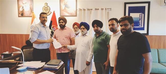 रेजिडेंट्स वेलफेयर सोसाइटी के सदस्य अंसल गोल्फ लिंक्स के अड़ियल रवैये के खिलाफ 28 जुलाई को करेंगे चक्का जाम