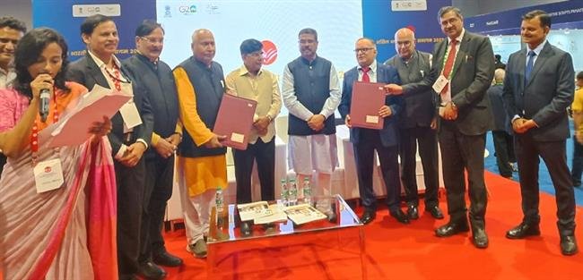CU PUNJAB AND FIVE HEIS OF NORTH INDIA SIGN MOU TO ESTABLISH CONSORTIUM OF HIGHER EDUCATIONAL INSTITUTIONS OF NORTH INDIA