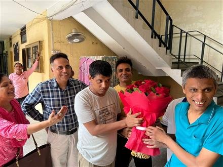 स्पैशल लोगों के साथ जन्मदिन मनाया-