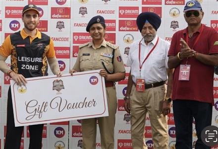 DUO OF YUVRAJ AND HARDIK POWERS LEISURE ZONE TO AN EASY WIN