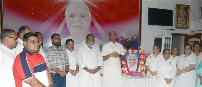 TRIBUTES PAID TO DADI PRAKASHMANI ON 16TH ANNIVERSARY