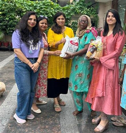 जरूरतमंदों को वितरित किया राशन