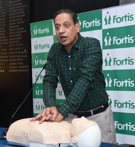 WORLD HEART DAY: MORE THAN 100 JOURNALISTS ATTEND SPECIAL CPR SESSION ORGANISED BY FORTIS MOHALI AT CHANDIGARH PRESS CLUB